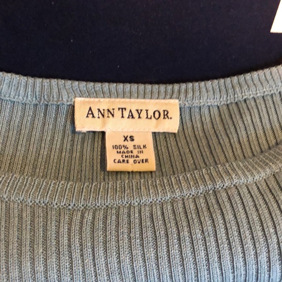 Ann Taylor 100% Silk sweater - Picture 3 of 3